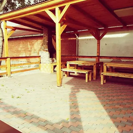 Airport Karoly Central 75 *