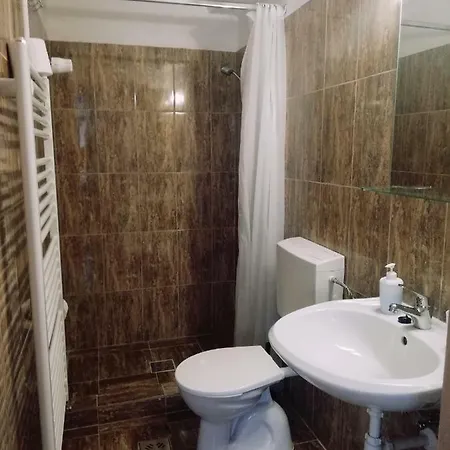 Airport Karoly Central 75 Guest house Vecses