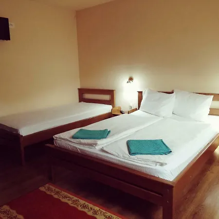 Guest house Airport Karoly Central 75