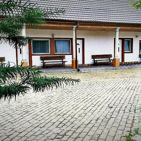 Guest house Airport Karoly Central 75